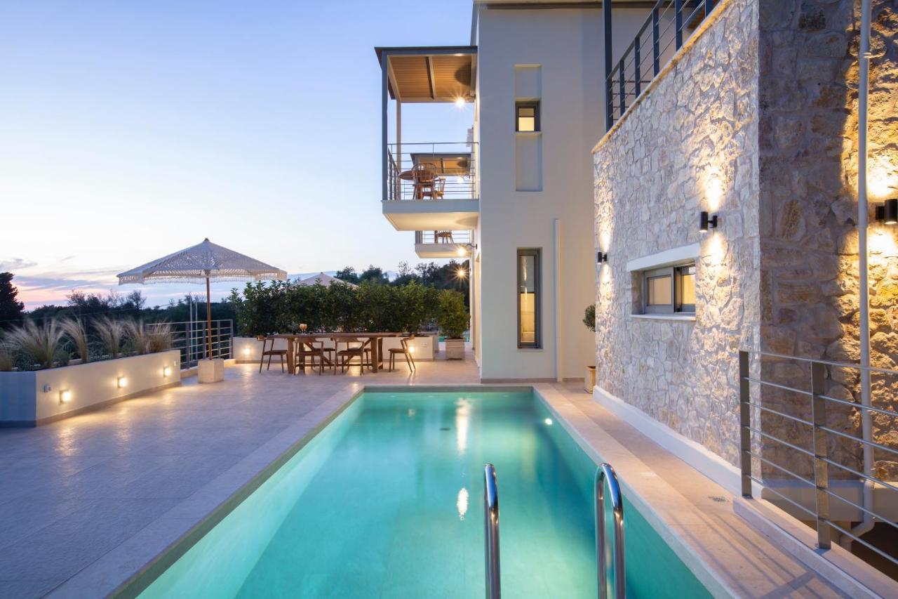 Hyades Lefkada Agios Nikitas